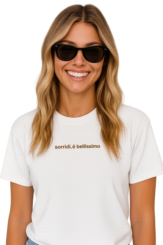 T-shirt girocollo Unisex Ricamata - sorridi, è bellissimo