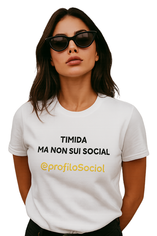 T-shirt girocollo Unisex Personalizzabile | Timida Ma Non Sui Social