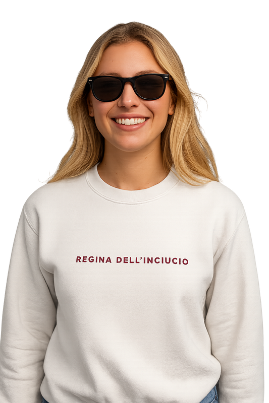 Felpa girocollo unisex ricamata | Regina dell'inciucio