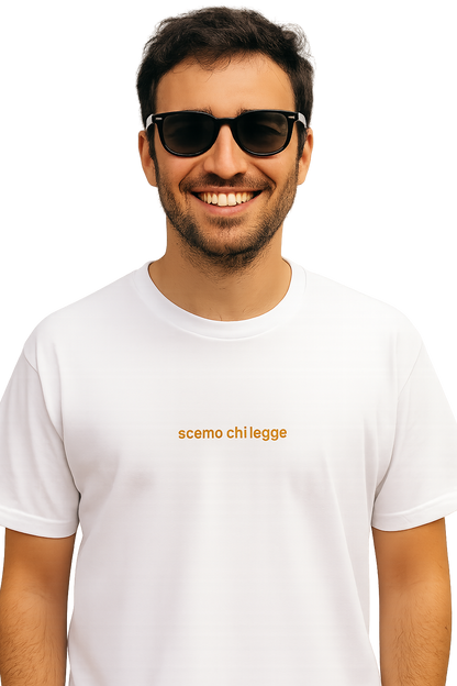 T-shirt girocollo ricamata - chi legge