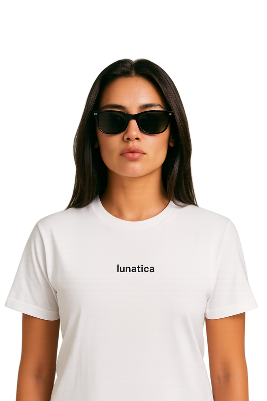 T-shirt girocollo ricamata - lunatica