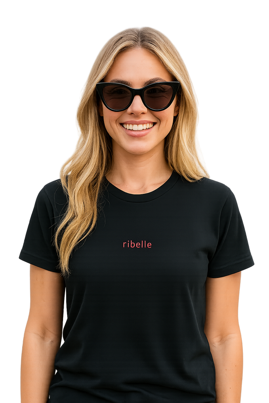 T-shirt girocollo ricamata - ribelle