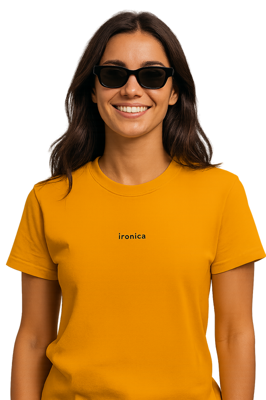 T-shirt girocollo ricamata - ironica