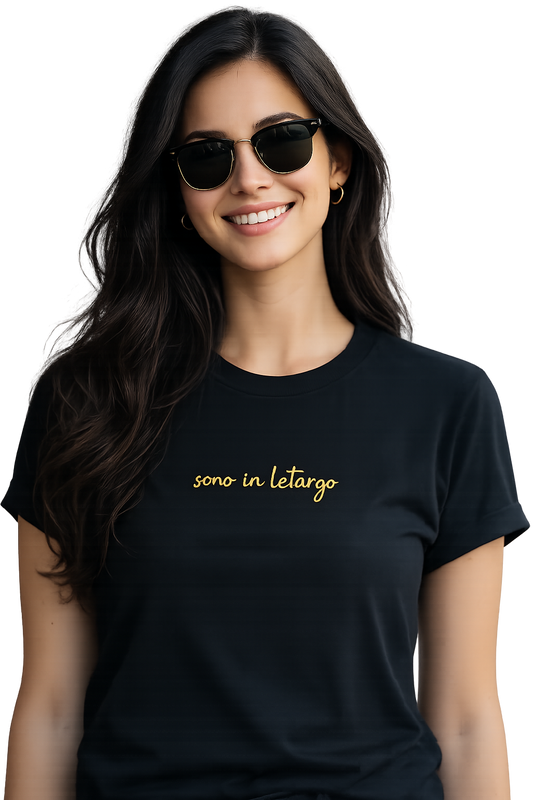 T-shirt girocollo ricamata - sono in letargo