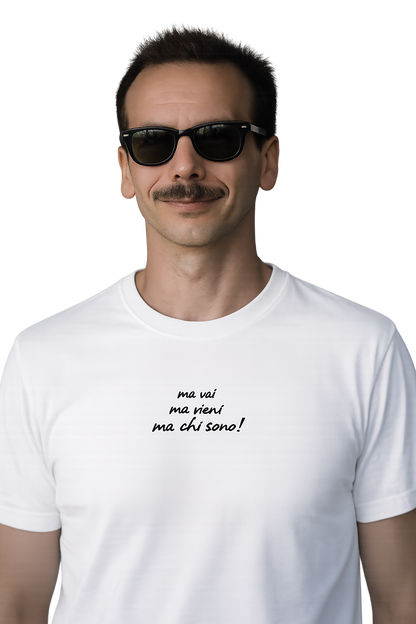 T-shirt girocollo ricamata - ma chi sono!
