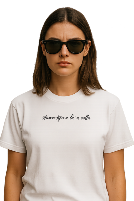 T-shirt girocollo ricamata - stamo tipo a fa' a colla